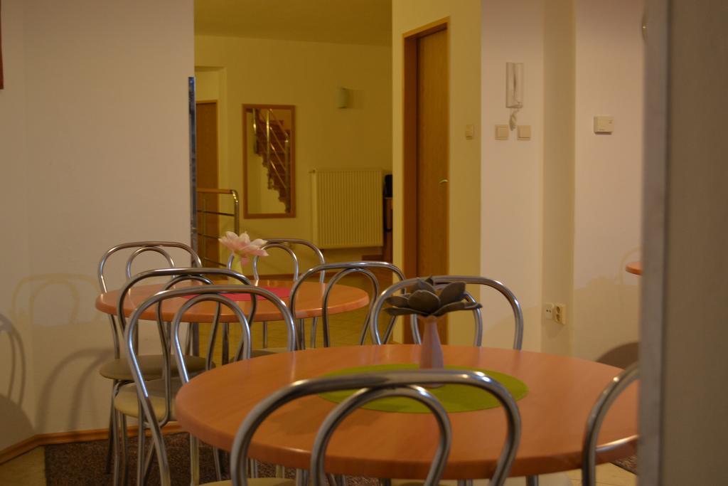 Privat Julia Hotel Vrbov Luaran gambar