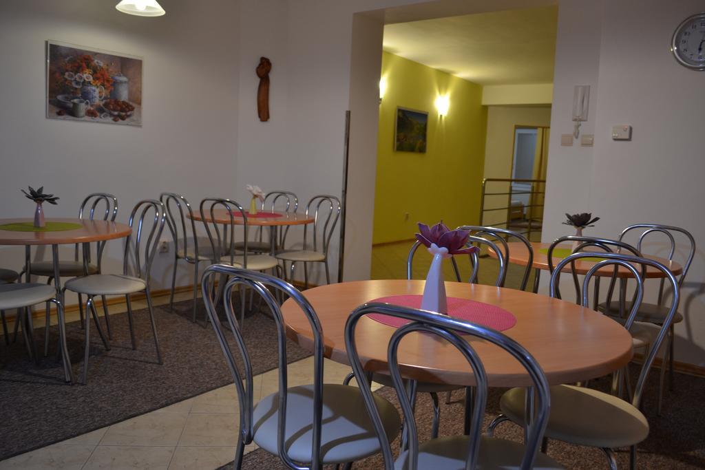 Privat Julia Hotel Vrbov Luaran gambar