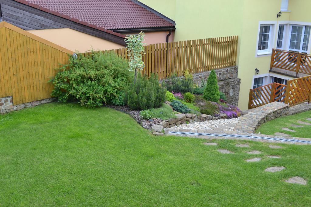 Privat Julia Hotel Vrbov Luaran gambar