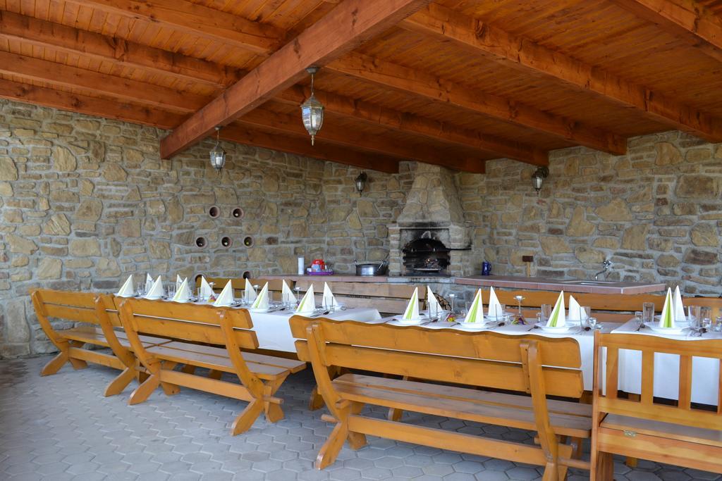 Privat Julia Hotel Vrbov Luaran gambar
