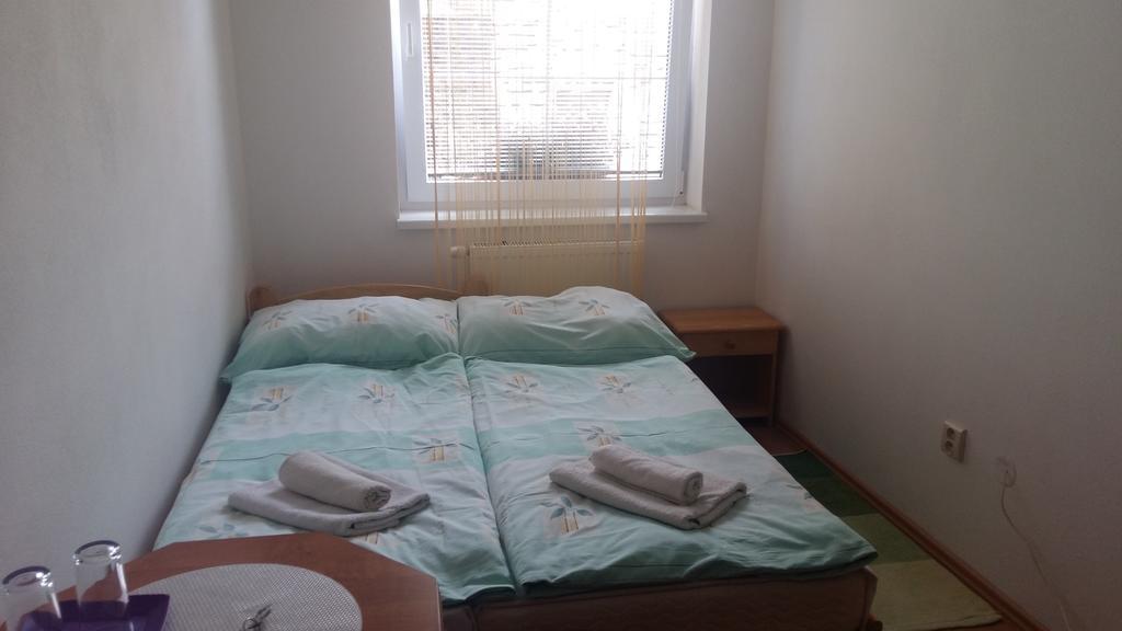Privat Julia Hotel Vrbov Luaran gambar